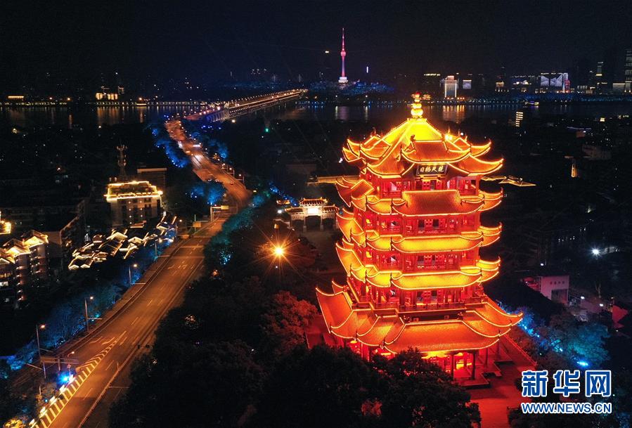 （新华全媒头条·图文互动）（1）钟华论：在民族复兴的历史丰碑上——2020中国抗疫记